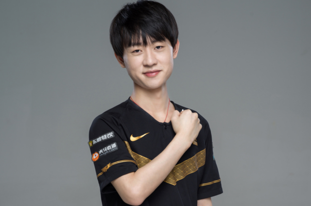 自加盟纽卡 自加盟纽卡